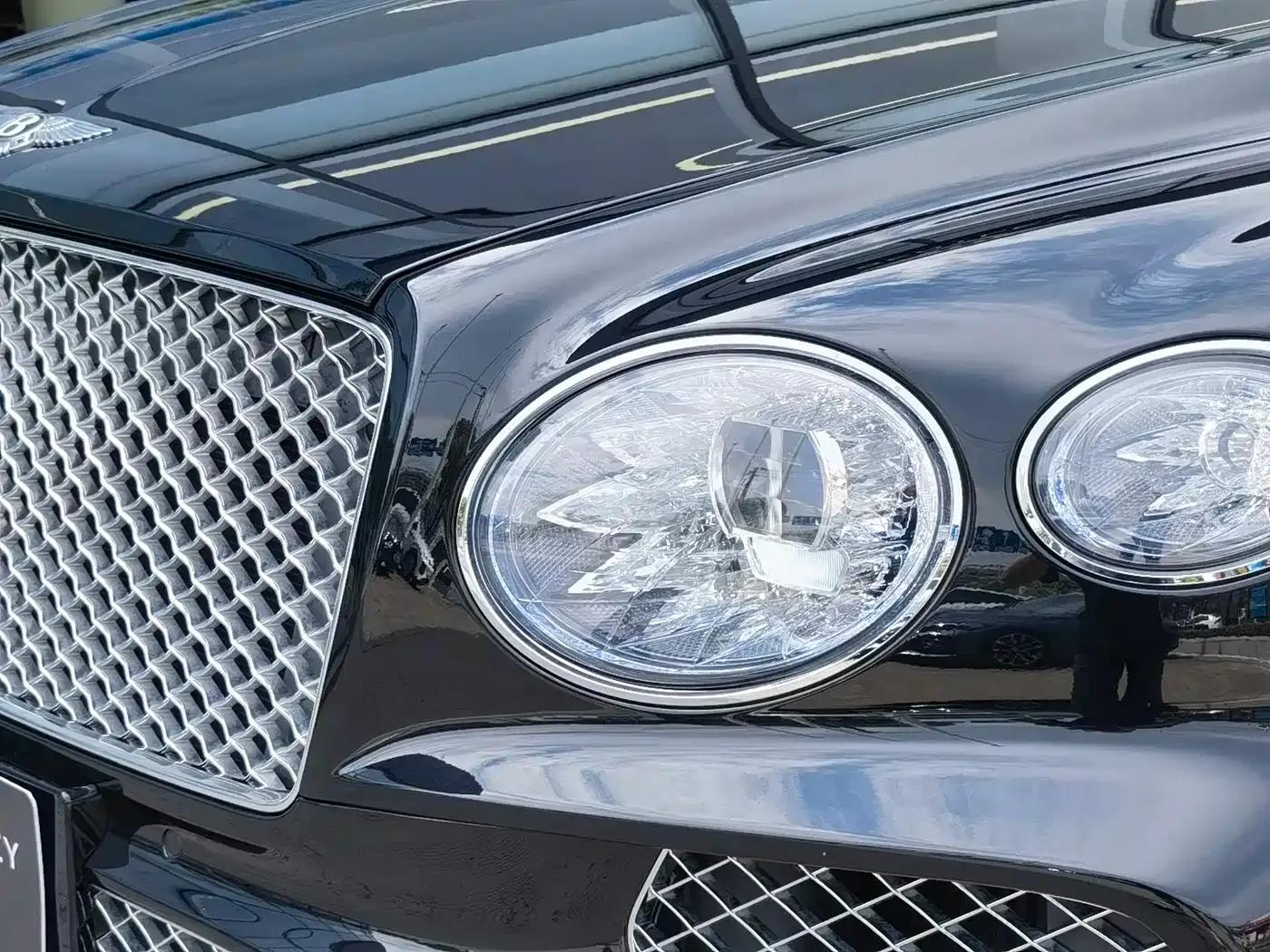 Bentayga 2022 4.0T V8 — миниатюра 6