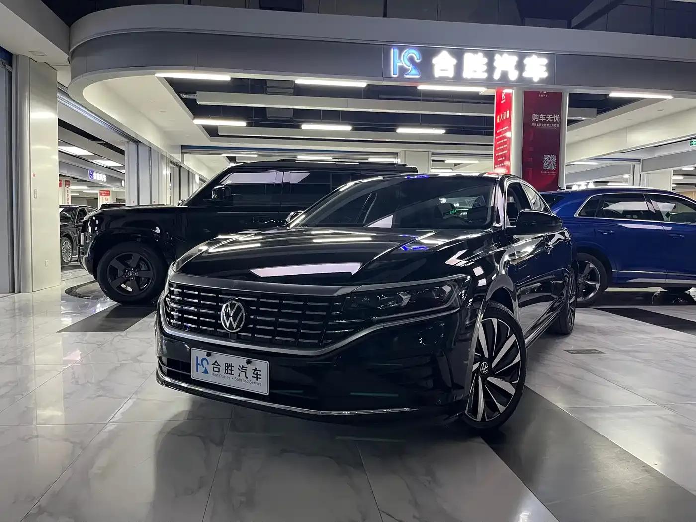 2022 Volkswagen Passat 330TSI Elite Edition — миниатюра 1