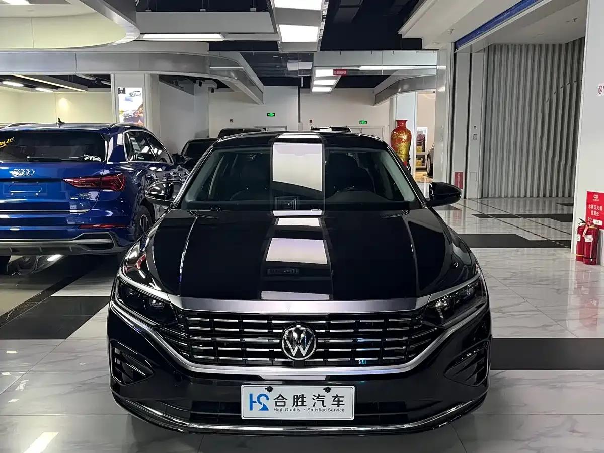 2022 Volkswagen Passat 330TSI Elite Edition — миниатюра 2