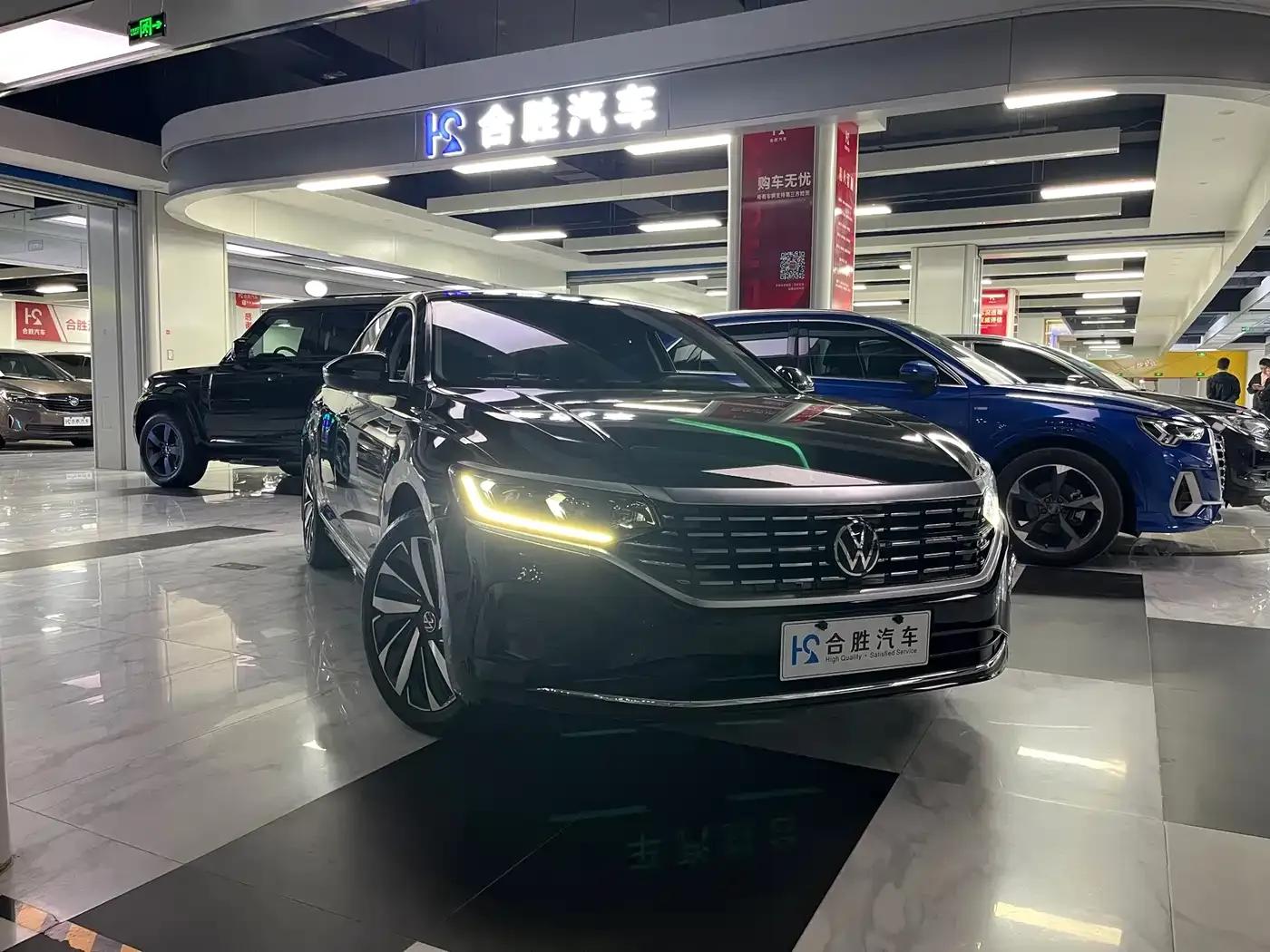2022 Volkswagen Passat 330TSI Elite Edition — миниатюра 3