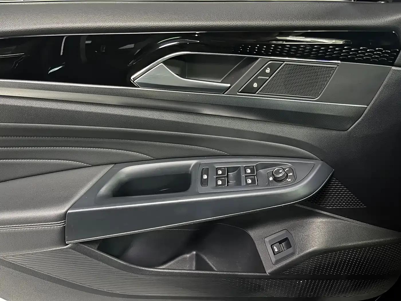 2022 Volkswagen Passat 330TSI Elite Edition — миниатюра 22