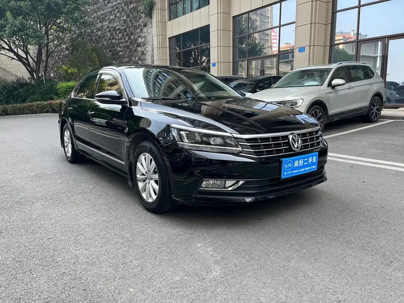 2017 Passat 330TSI DSG Premium Edition — миниатюра 3