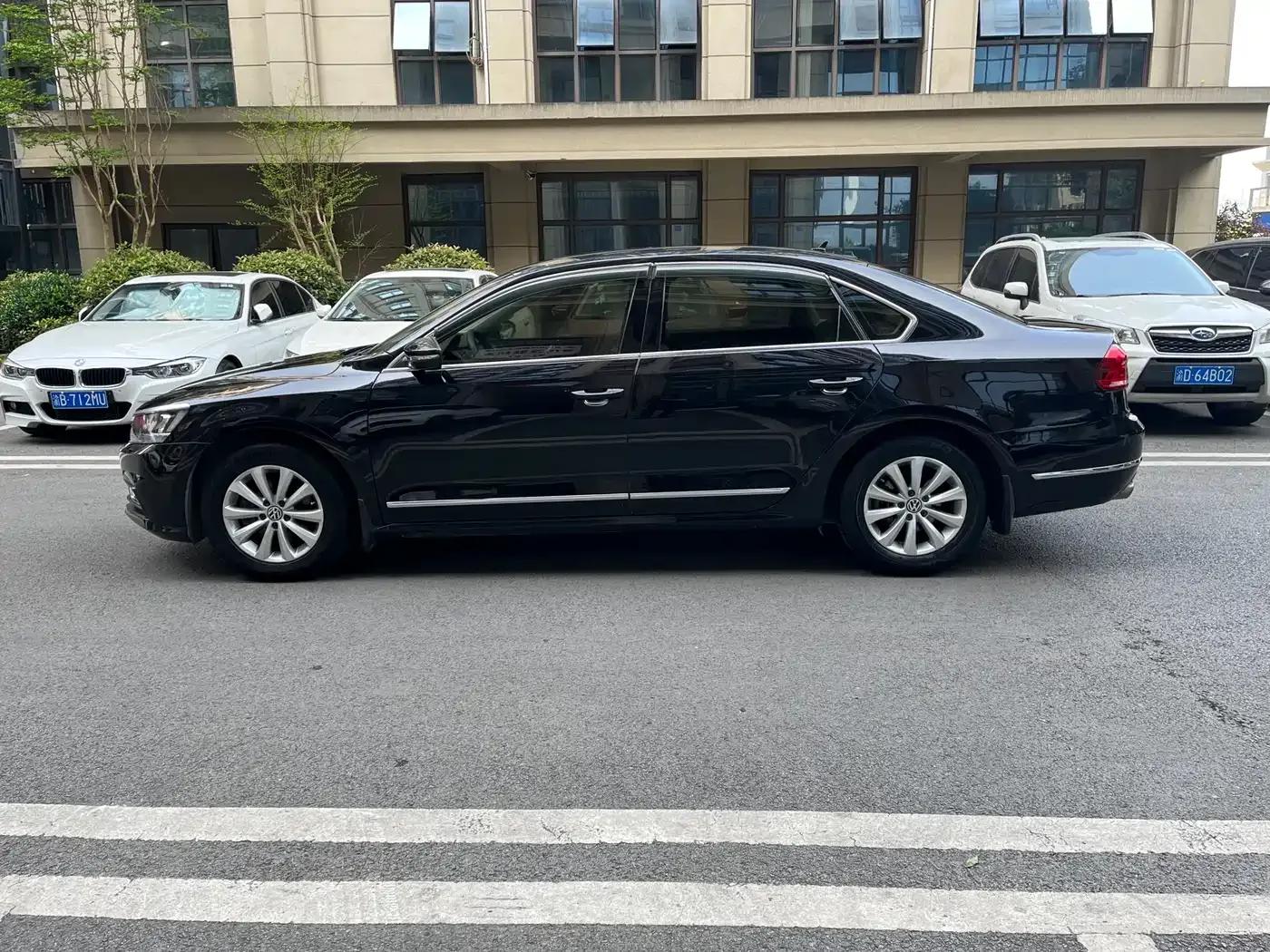 2017 Passat 330TSI DSG Premium Edition — миниатюра 4