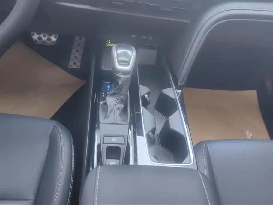 2026 Camry Hybrid 2.0 HSE Sport Lite Edition — миниатюра 16