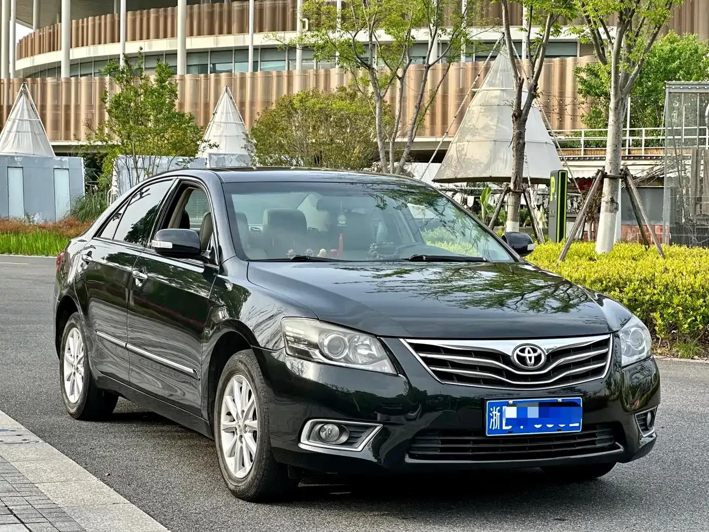 2013 Camry 200G Classic Luxury Edition — миниатюра 3