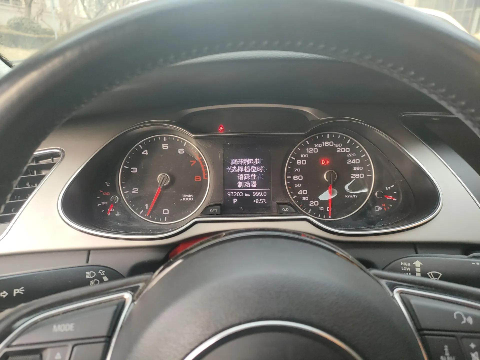 Audi A4L 2013 35 TFSI Automatic Comfort Model — миниатюра 12