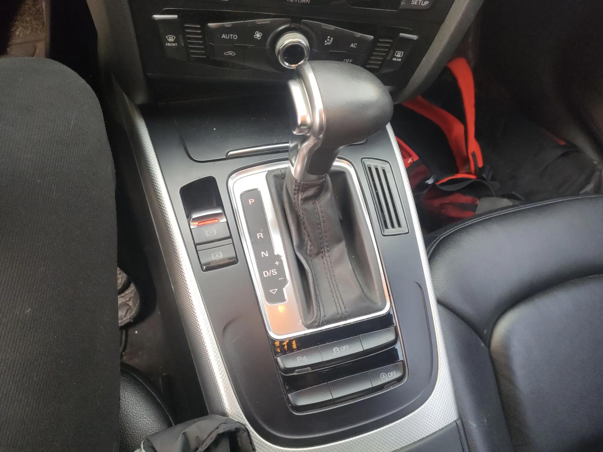 Audi A4L 2013 35 TFSI Automatic Comfort Model — миниатюра 15