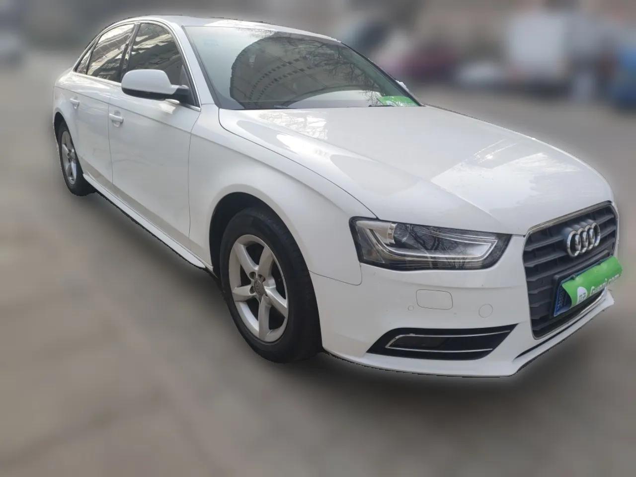 Audi A4L 2013 35 TFSI Automatic Comfort Model — миниатюра 3