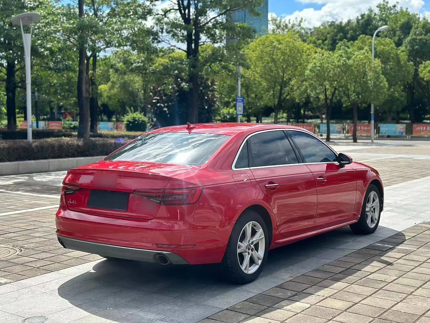 Audi A4L 2018 30th Anniversary Edition 40 TFSI Trendy Model — миниатюра 5