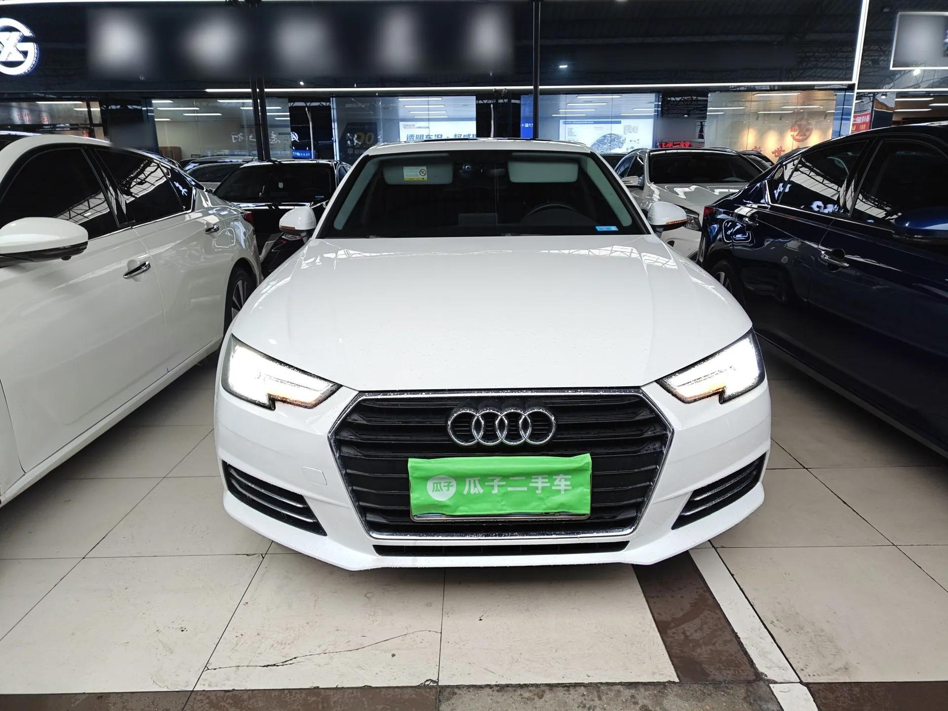 Audi A4L 2018 30th Anniversary Edition 30 TFSI Ambition Model — миниатюра 2