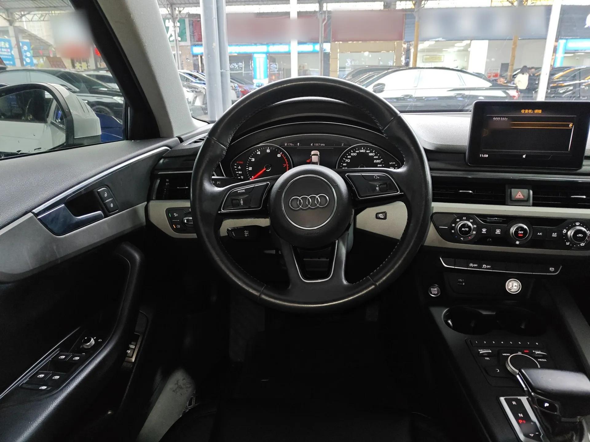 Audi A4L 2018 30th Anniversary Edition 30 TFSI Ambition Model — миниатюра 14