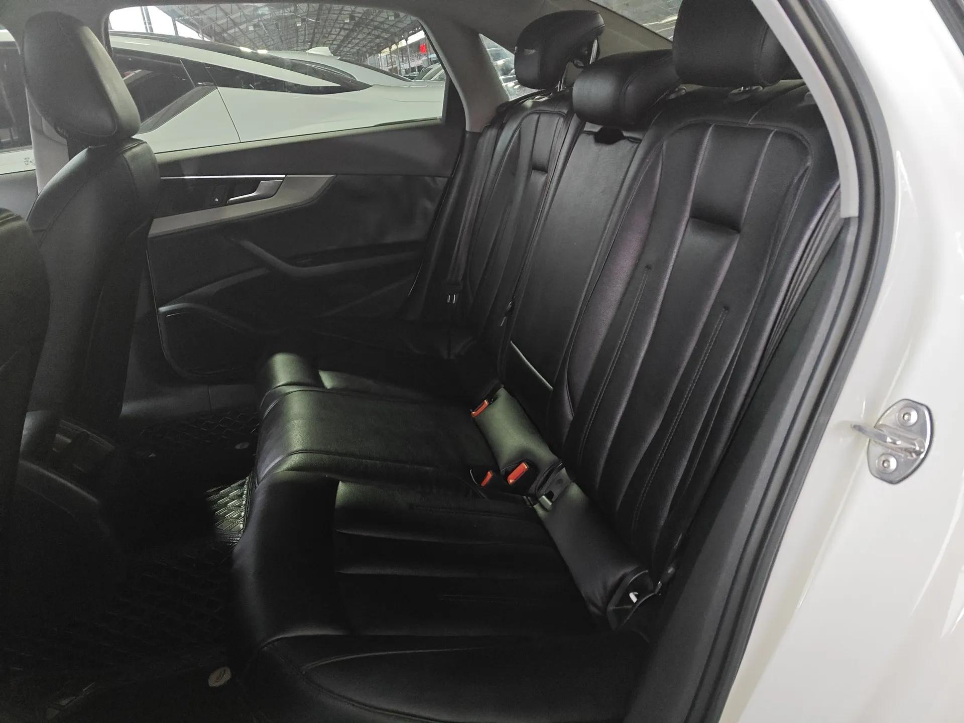 Audi A4L 2018 30th Anniversary Edition 30 TFSI Ambition Model — миниатюра 20