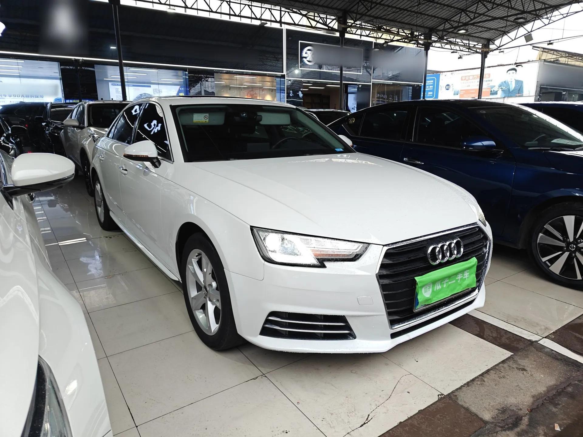 Audi A4L 2018 30th Anniversary Edition 30 TFSI Ambition Model — миниатюра 3