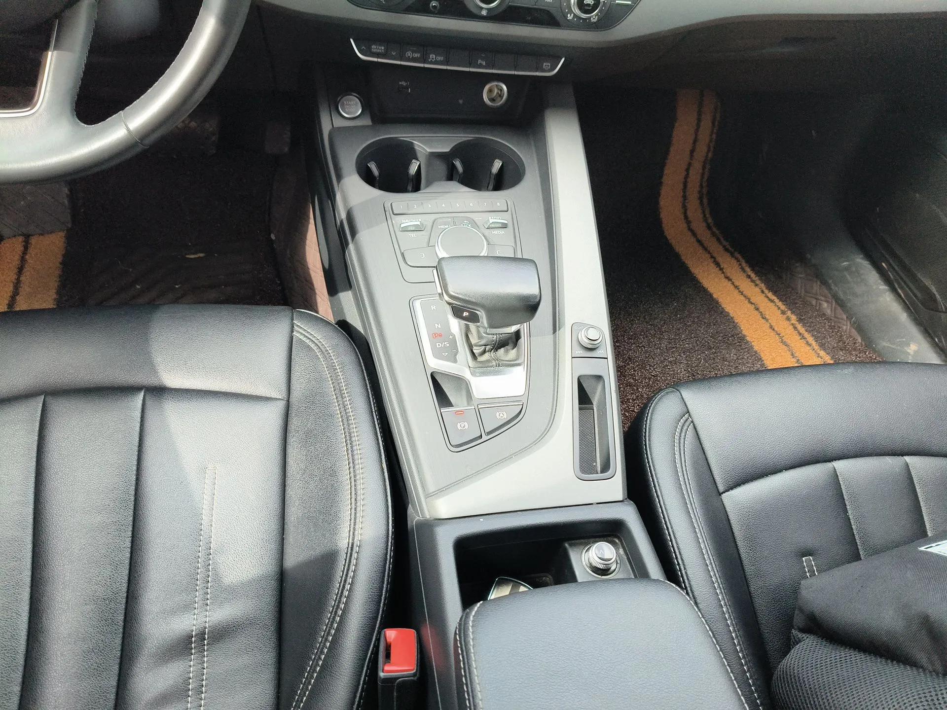 Audi A4L 2018 30th Anniversary Edition 40 TFSI Trendy Model — миниатюра 17