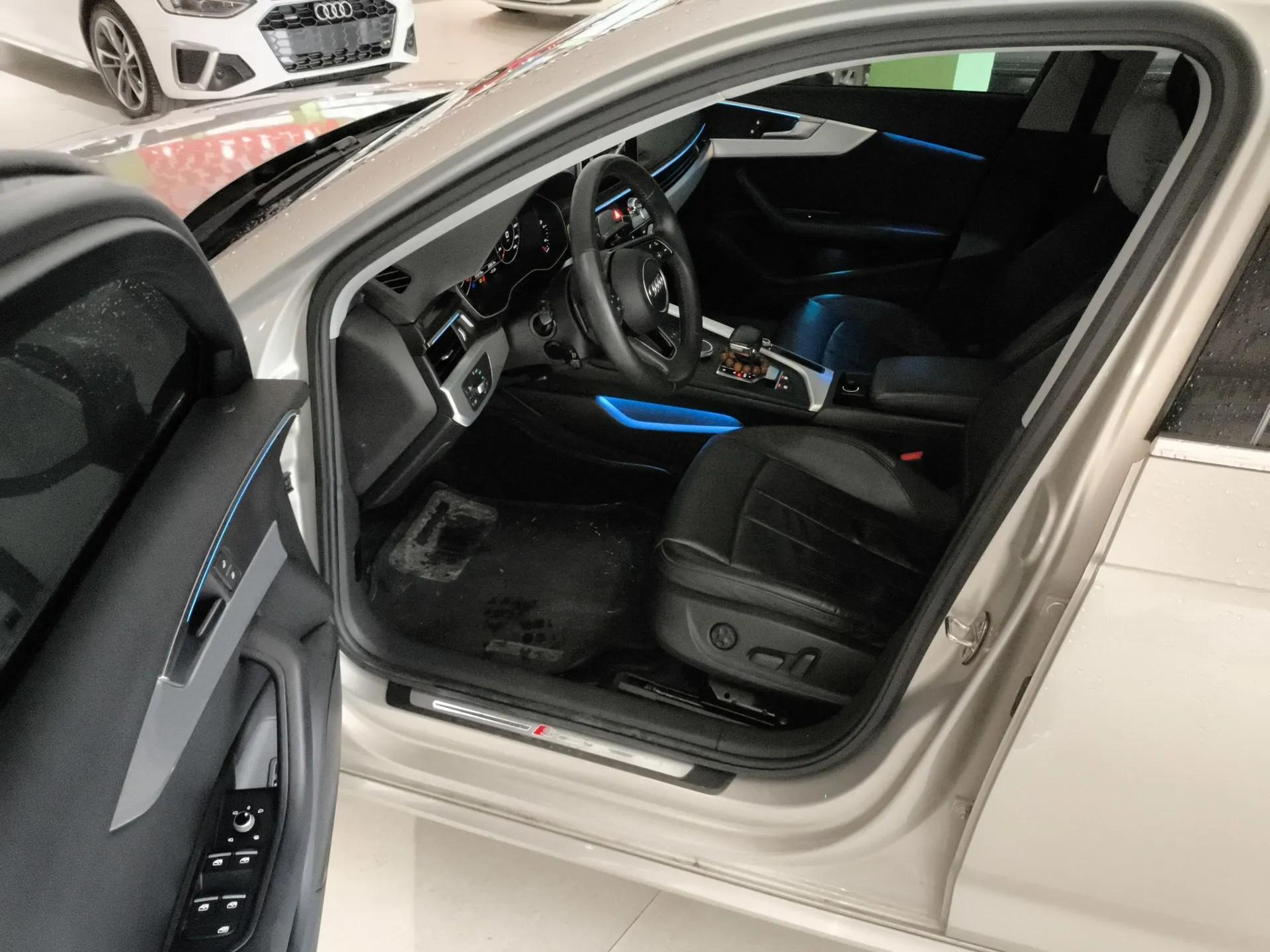 Audi A4L 2018 30th Anniversary Edition 40 TFSI Fashion Model — миниатюра 19