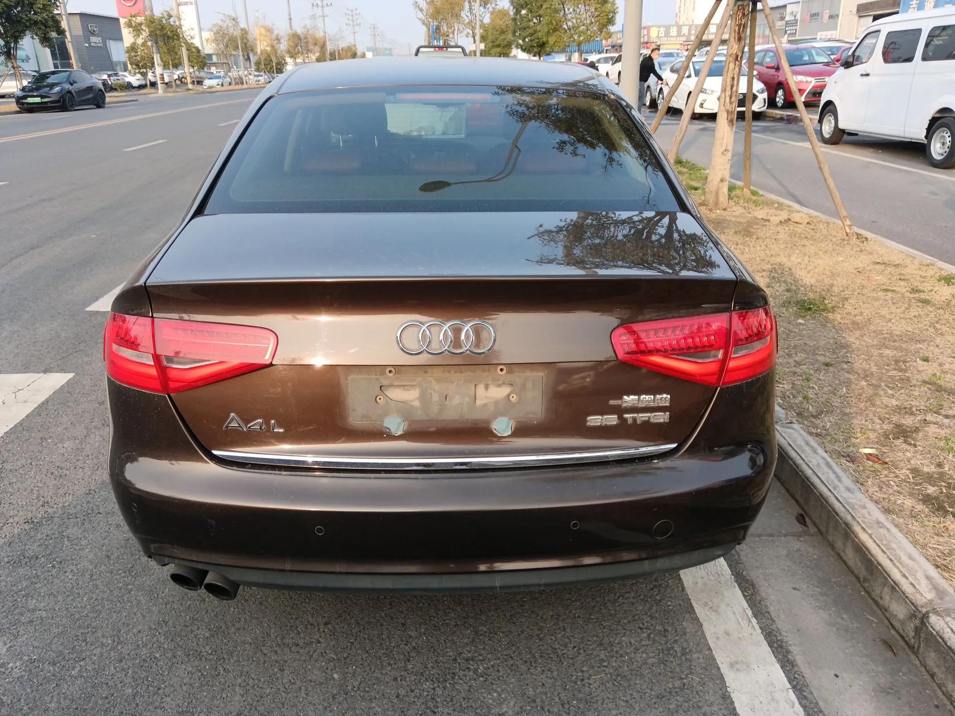 Audi A4L 2015 35 TFSI Automatic Standard Model — миниатюра 3