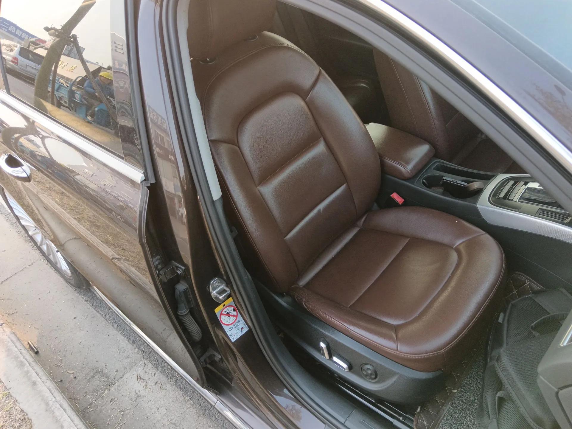 Audi A4L 2015 35 TFSI Automatic Standard Model — миниатюра 23
