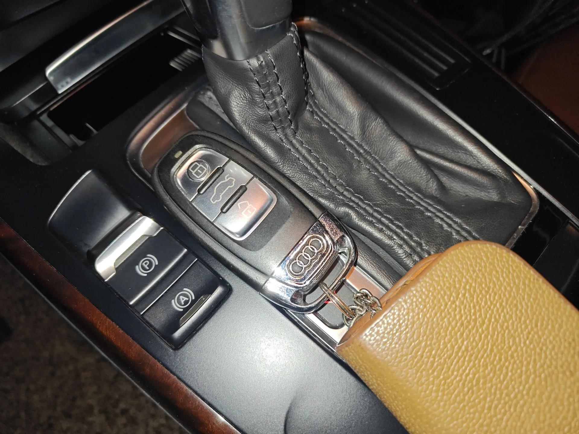 Audi A4L 2016 35 TFSI Automatic Comfort Model — миниатюра 22