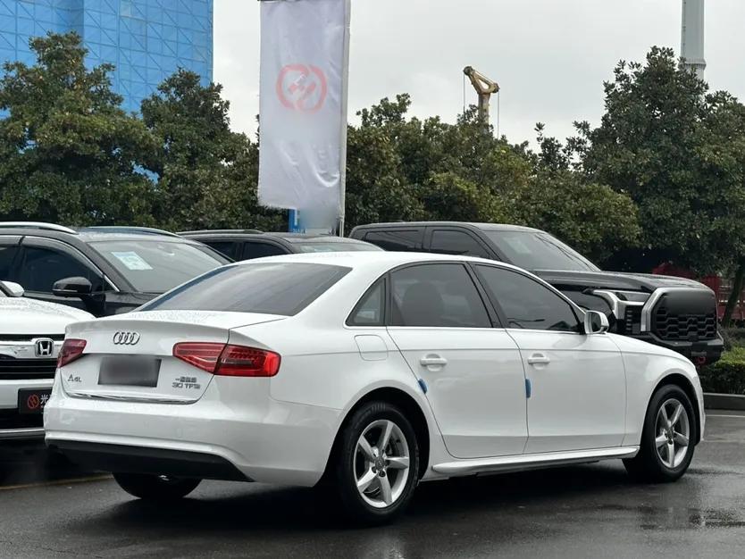 Audi A4L 2016 30 TFSI Collector's Edition Automatic Comfort Model — миниатюра 4