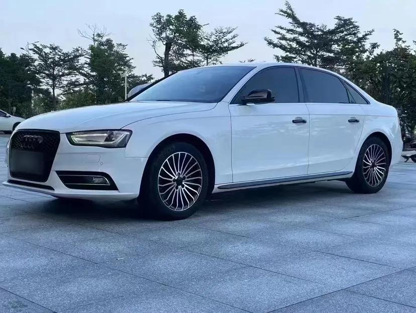 Audi A4L 2015 35 TFSI Automatic Comfort Model — миниатюра 1