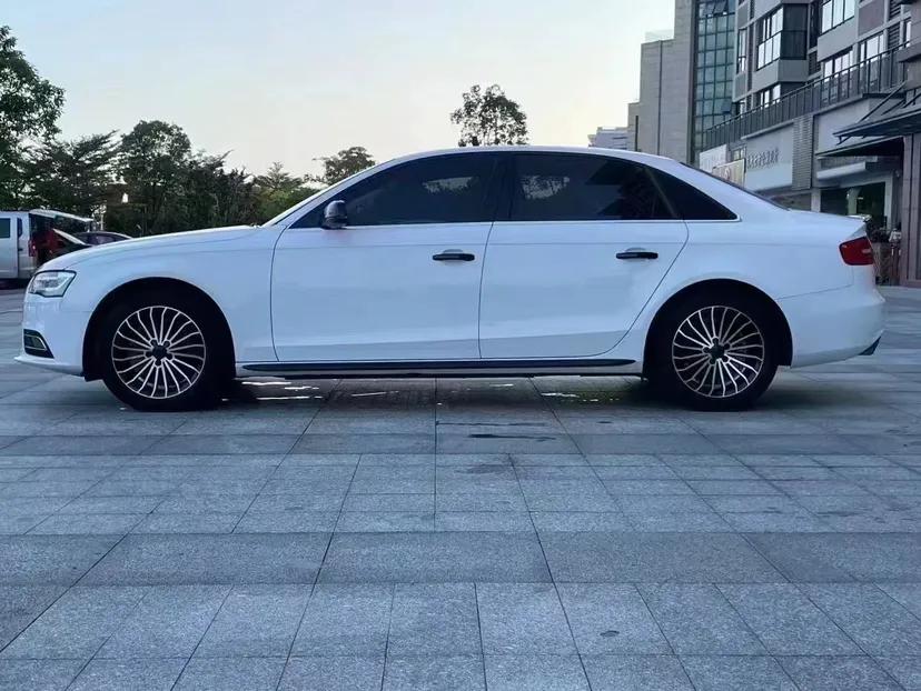 Audi A4L 2015 35 TFSI Automatic Comfort Model — миниатюра 3