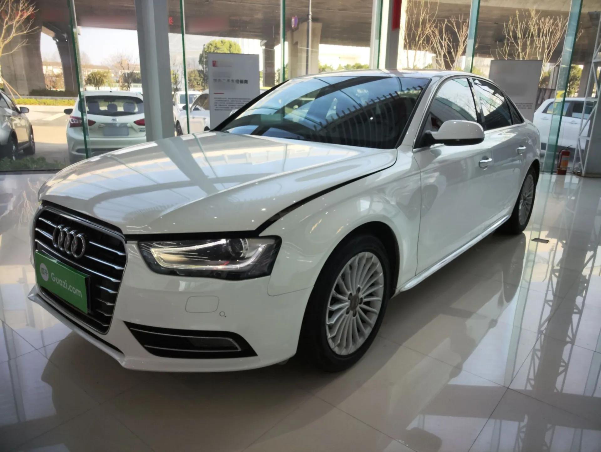 Audi A4L 2016 35 TFSI Collector's Edition Automatic Standard Model — миниатюра 1