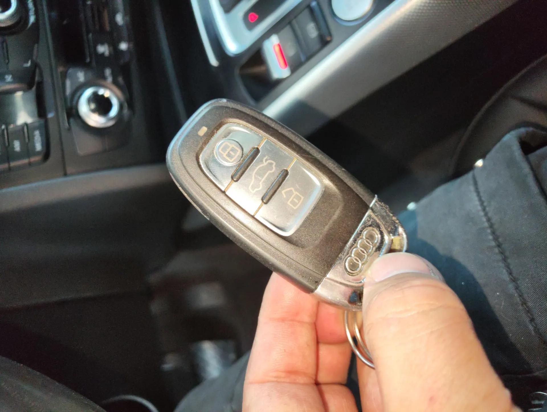 Audi A4L 2016 35 TFSI Collector's Edition Automatic Standard Model — миниатюра 12