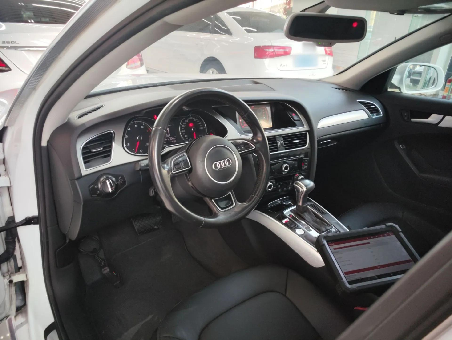 Audi A4L 2016 35 TFSI Collector's Edition Automatic Standard Model — миниатюра 13