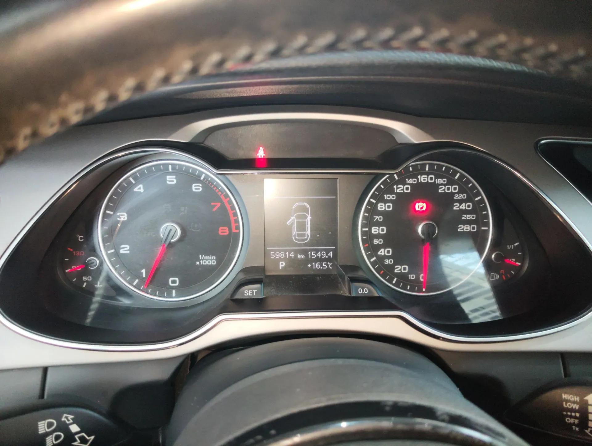Audi A4L 2016 35 TFSI Collector's Edition Automatic Standard Model — миниатюра 15