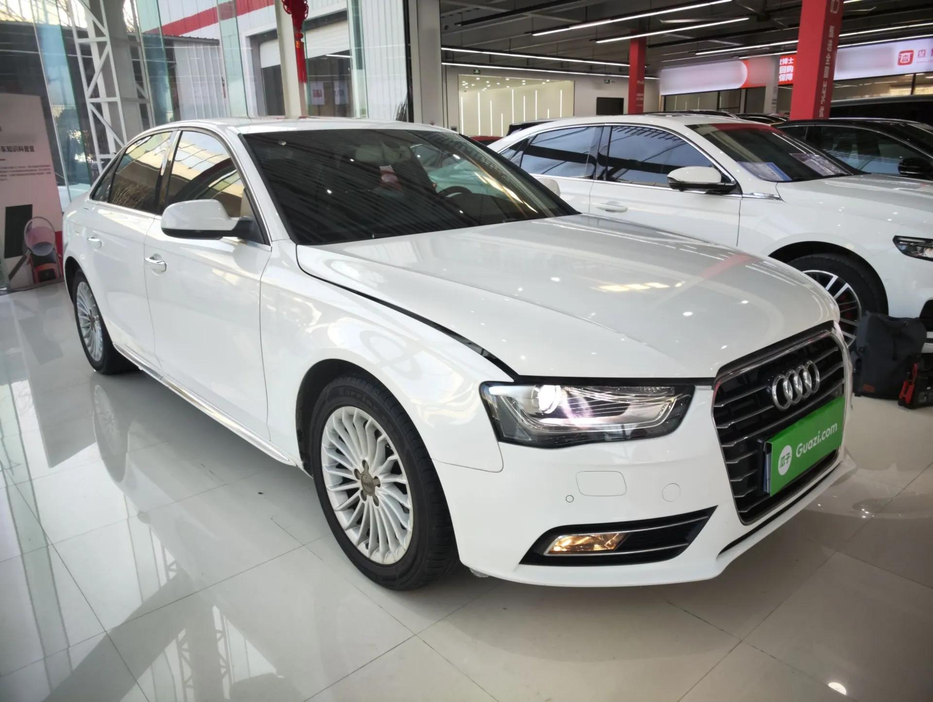 Audi A4L 2016 35 TFSI Collector's Edition Automatic Standard Model — миниатюра 3
