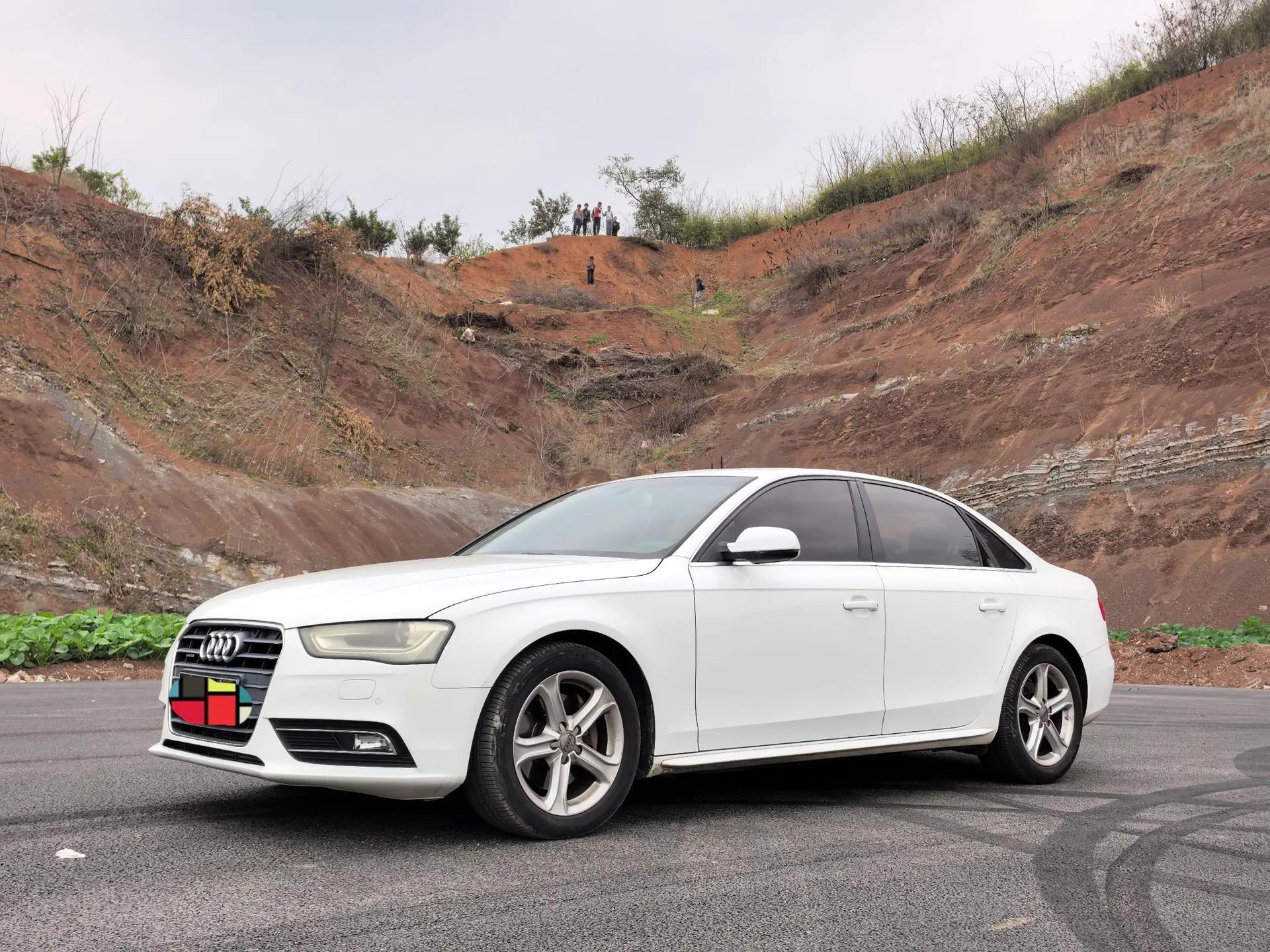 Audi A4L 2015 45 TFSI quattro Individual Sport Edition — миниатюра 1
