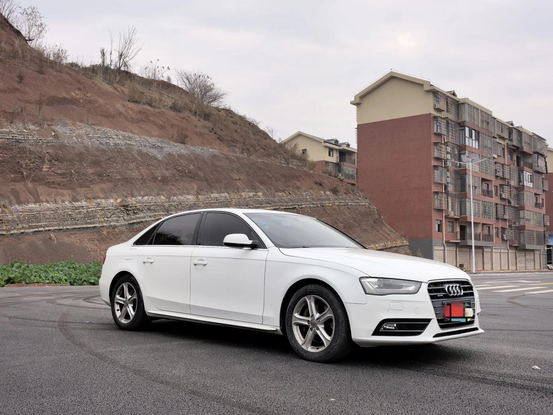 Audi A4L 2015 45 TFSI quattro Individual Sport Edition — миниатюра 3