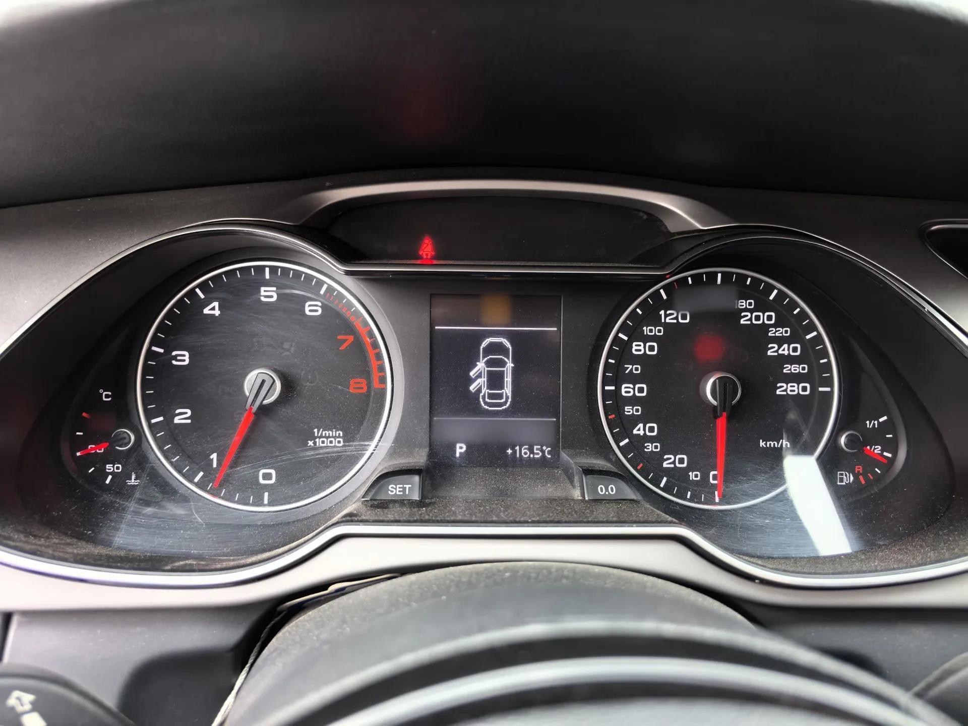 Audi A4L 2015 45 TFSI quattro Individual Sport Edition — миниатюра 25