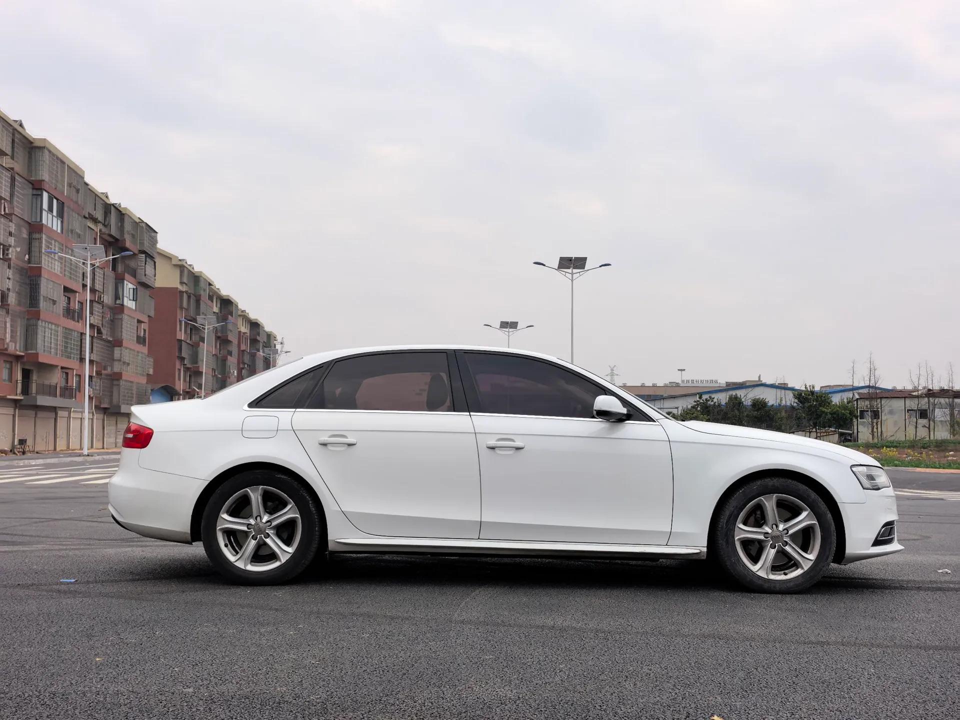 Audi A4L 2015 45 TFSI quattro Individual Sport Edition — миниатюра 8