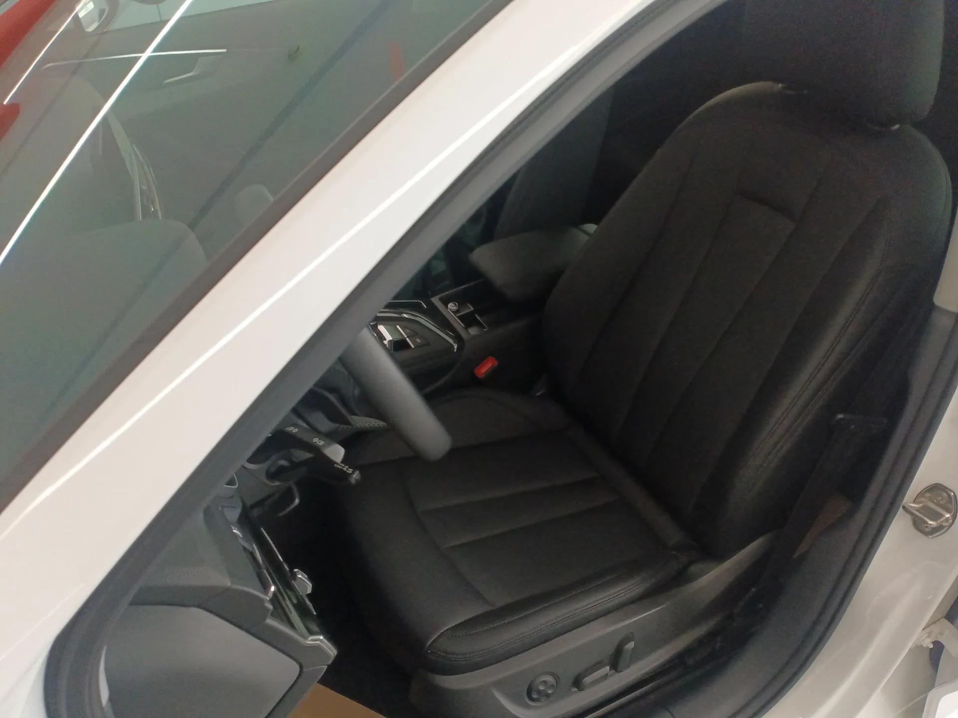 Audi A4L 2019 35 TFSI Ambition China VI — миниатюра 18