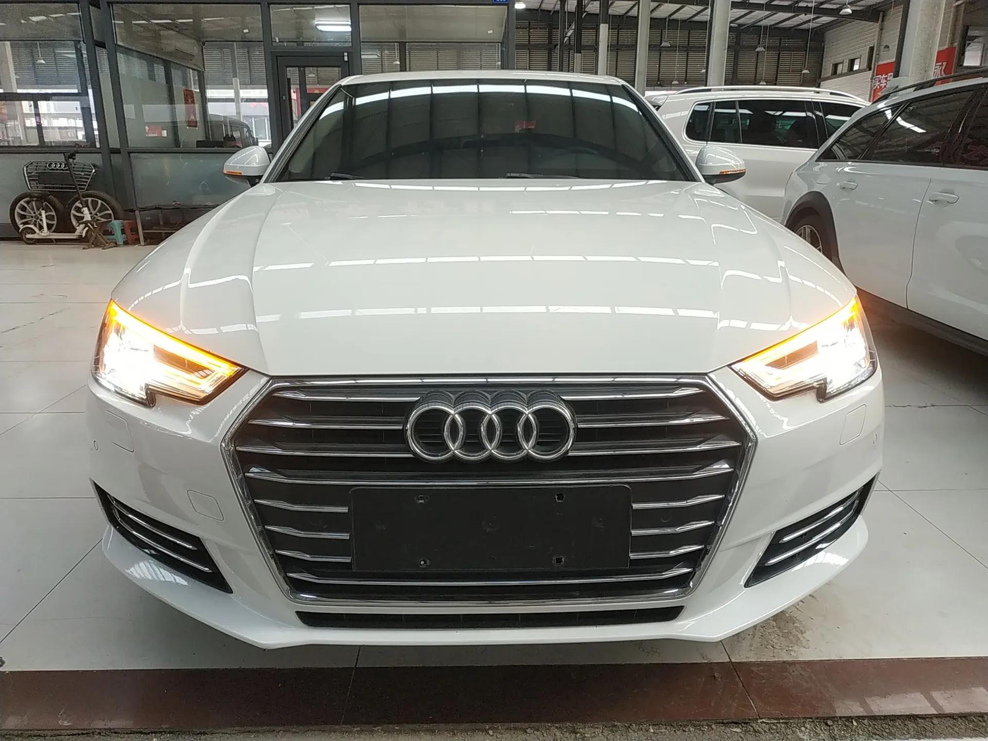 Audi A4L 2018 30th Anniversary Edition 40 TFSI Trendy Model — миниатюра 2
