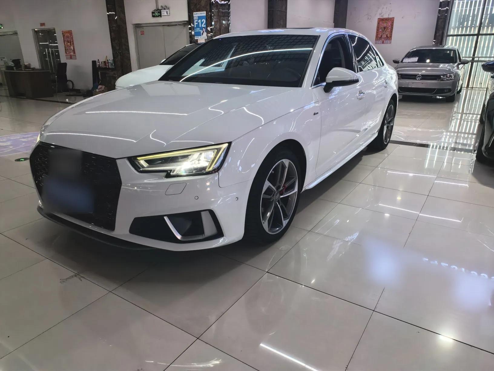 Audi A4L 2018 30th Anniversary Edition 40 TFSI Fashion Model — миниатюра 1