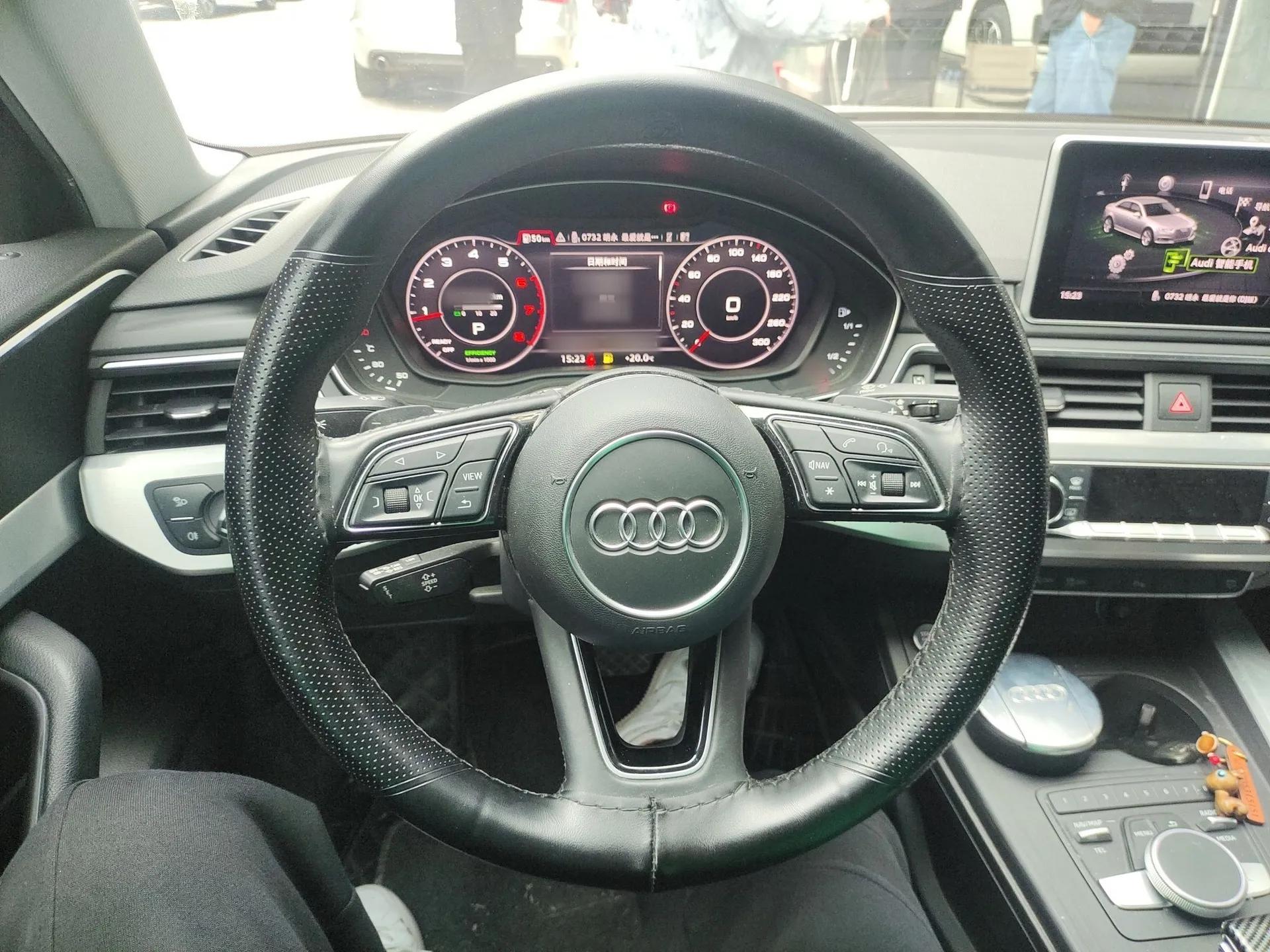 Audi A4L 2018 30th Anniversary Edition 40 TFSI Fashion Model — миниатюра 14