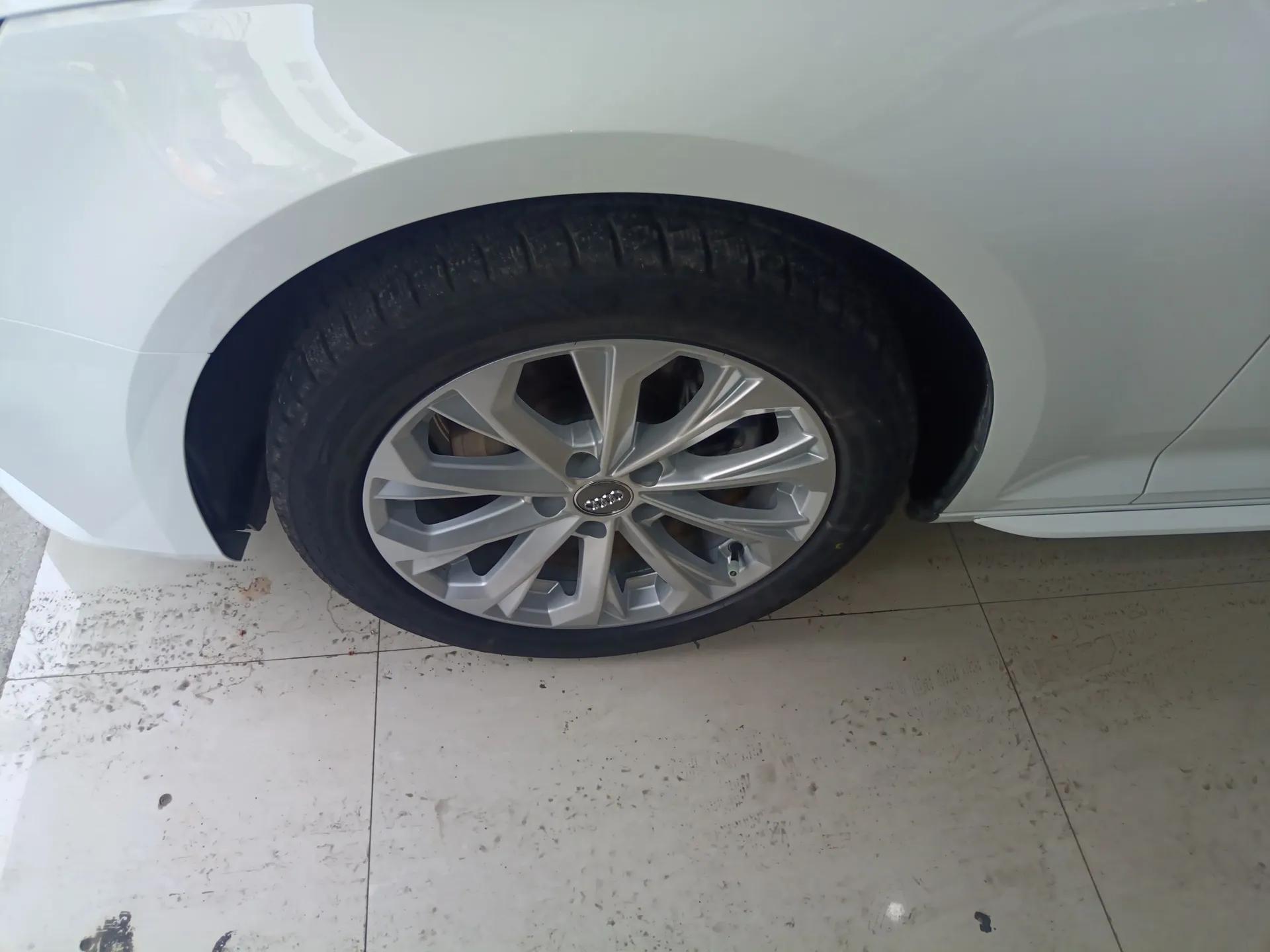 Audi A4L 2019 40 TFSI Ambition Version China V — миниатюра 8