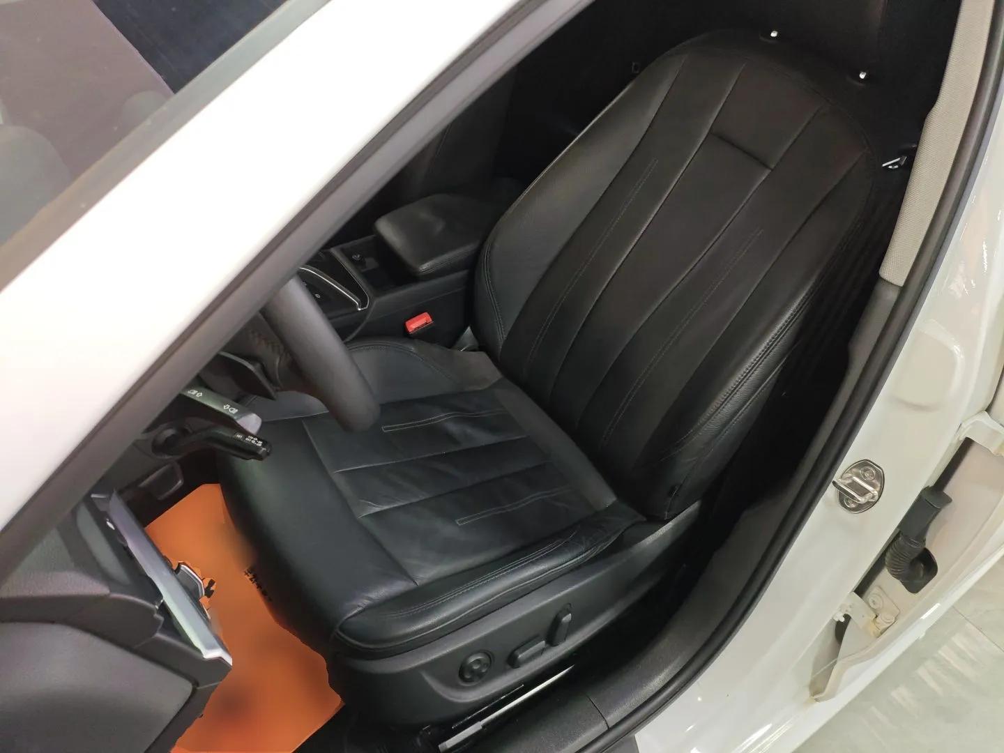 Audi A4L 2019 40 TFSI Fashion Edition China VI Emission Standard — миниатюра 18