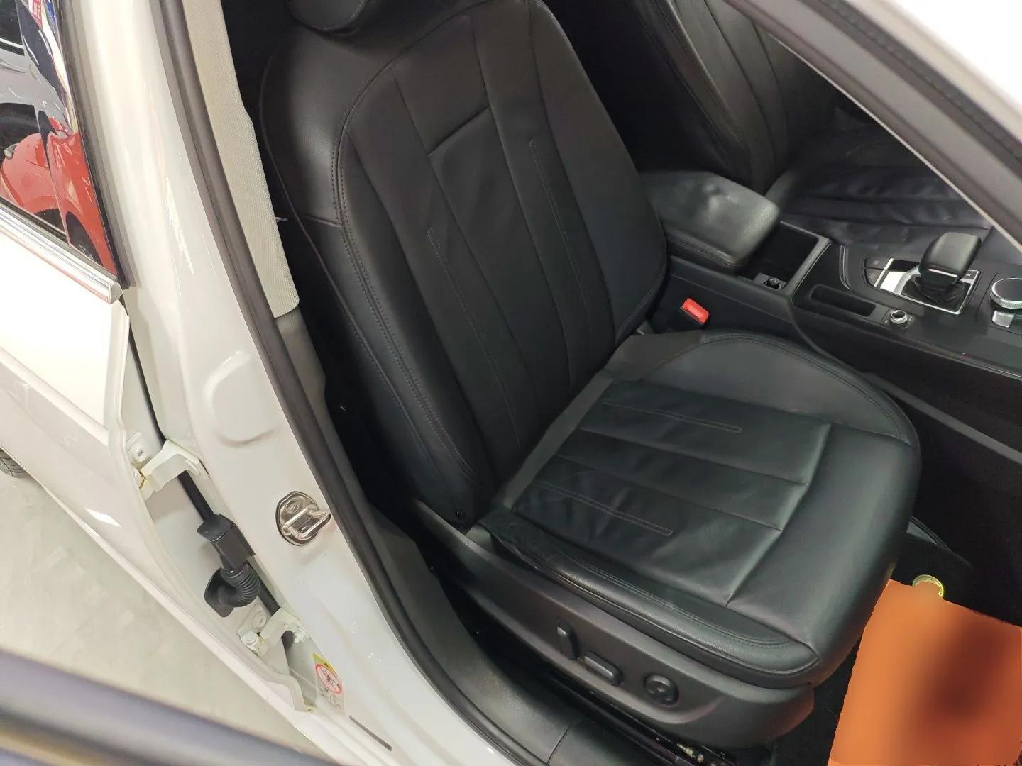 Audi A4L 2019 40 TFSI Fashion Edition China VI Emission Standard — миниатюра 23