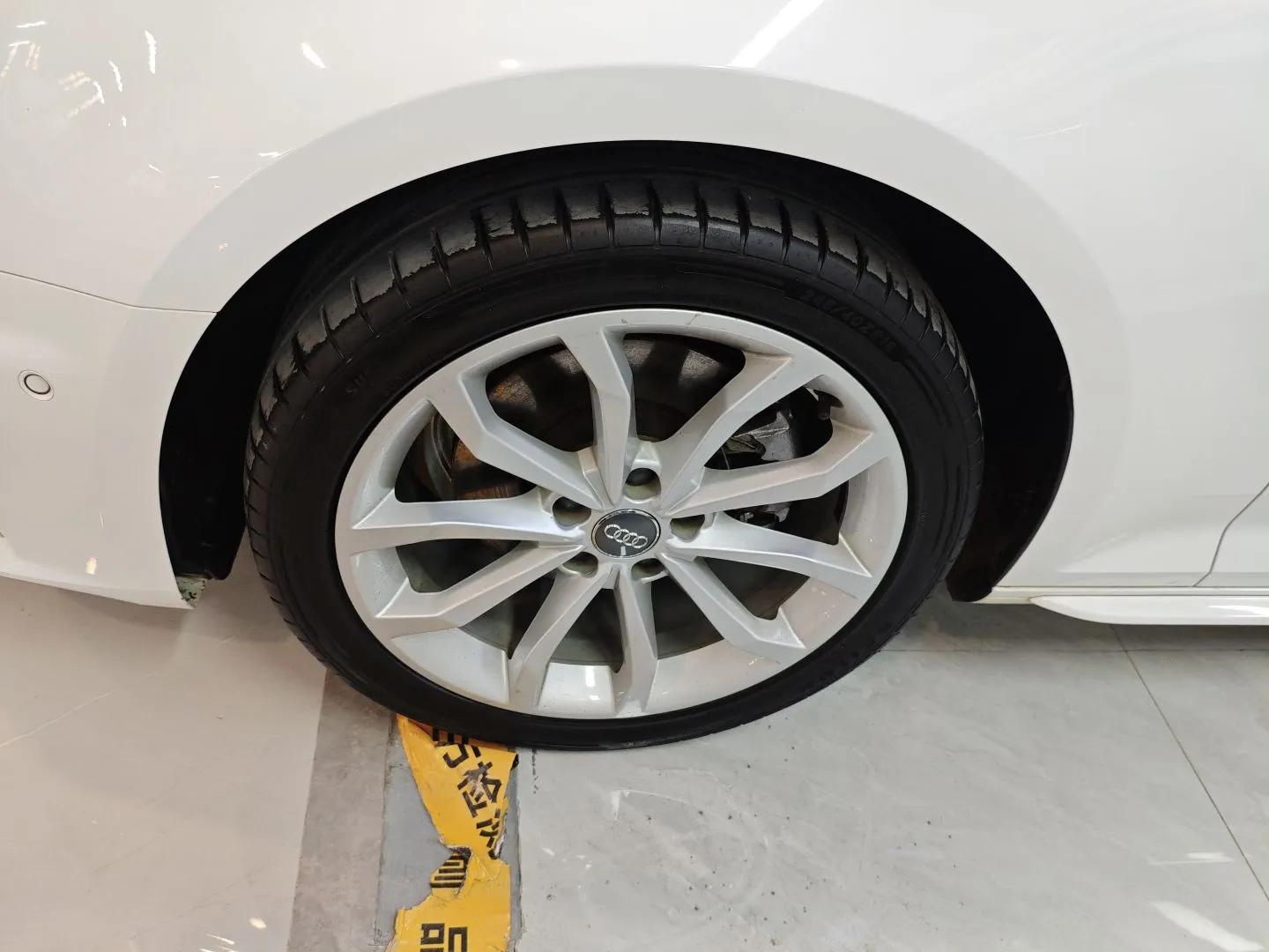 Audi A4L 2019 40 TFSI Fashion Edition China VI Emission Standard — миниатюра 8