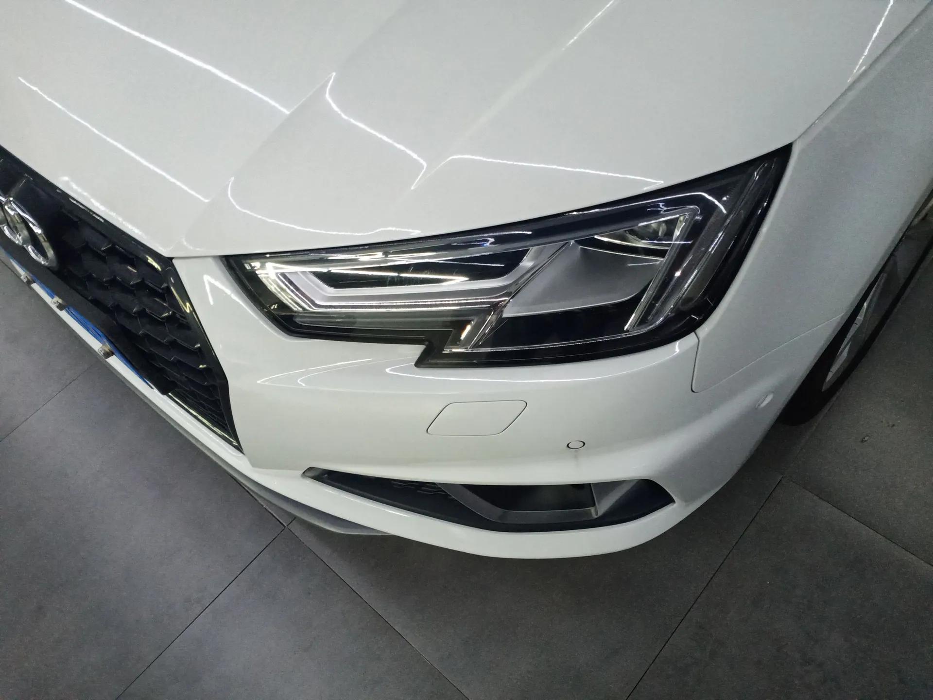 Audi A4L 2019 40 TFSI Fashion Edition China VI Emission Standard — миниатюра 2