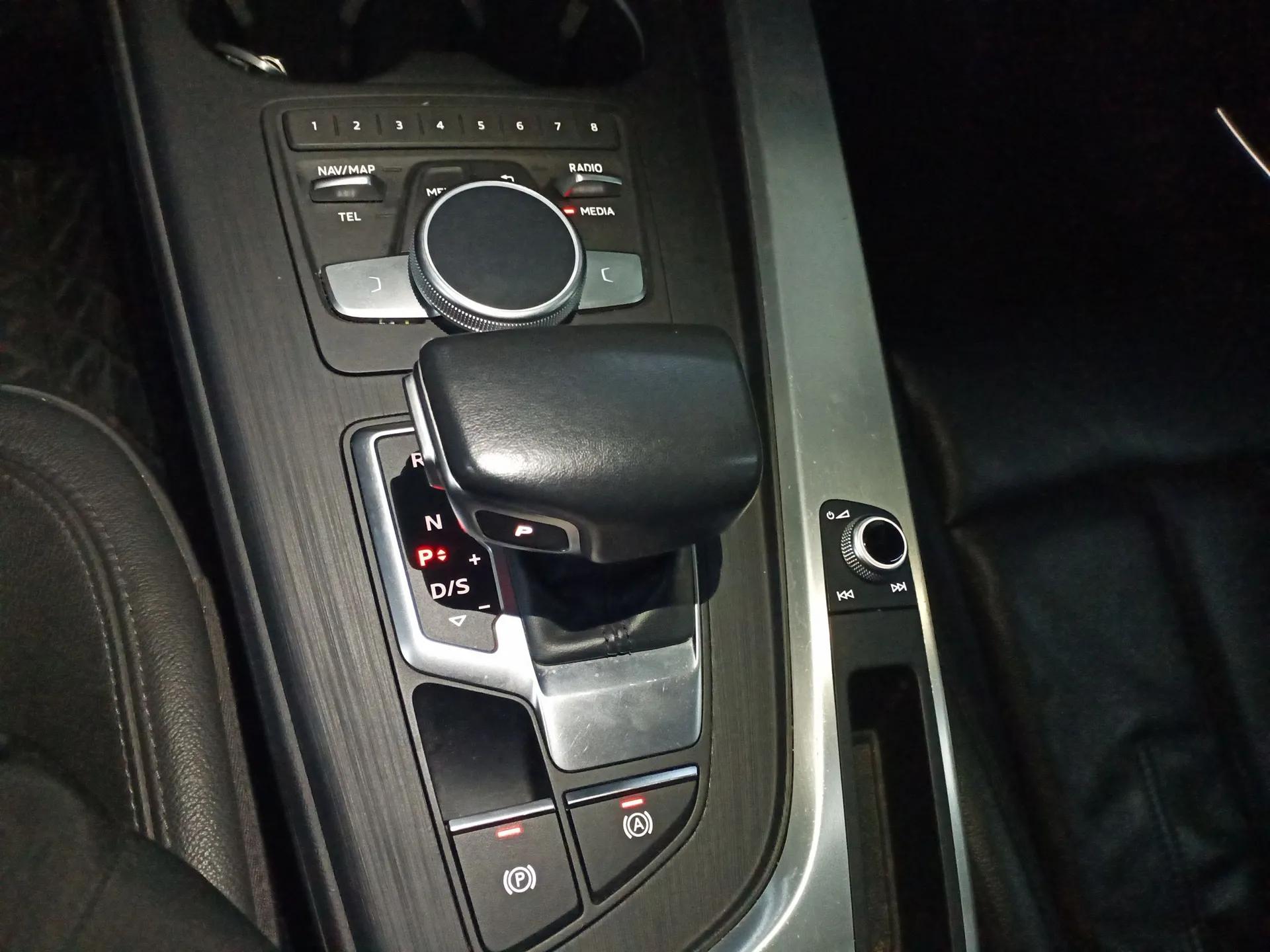 Audi A4L 2019 40 TFSI Fashion Edition China VI Emission Standard — миниатюра 15