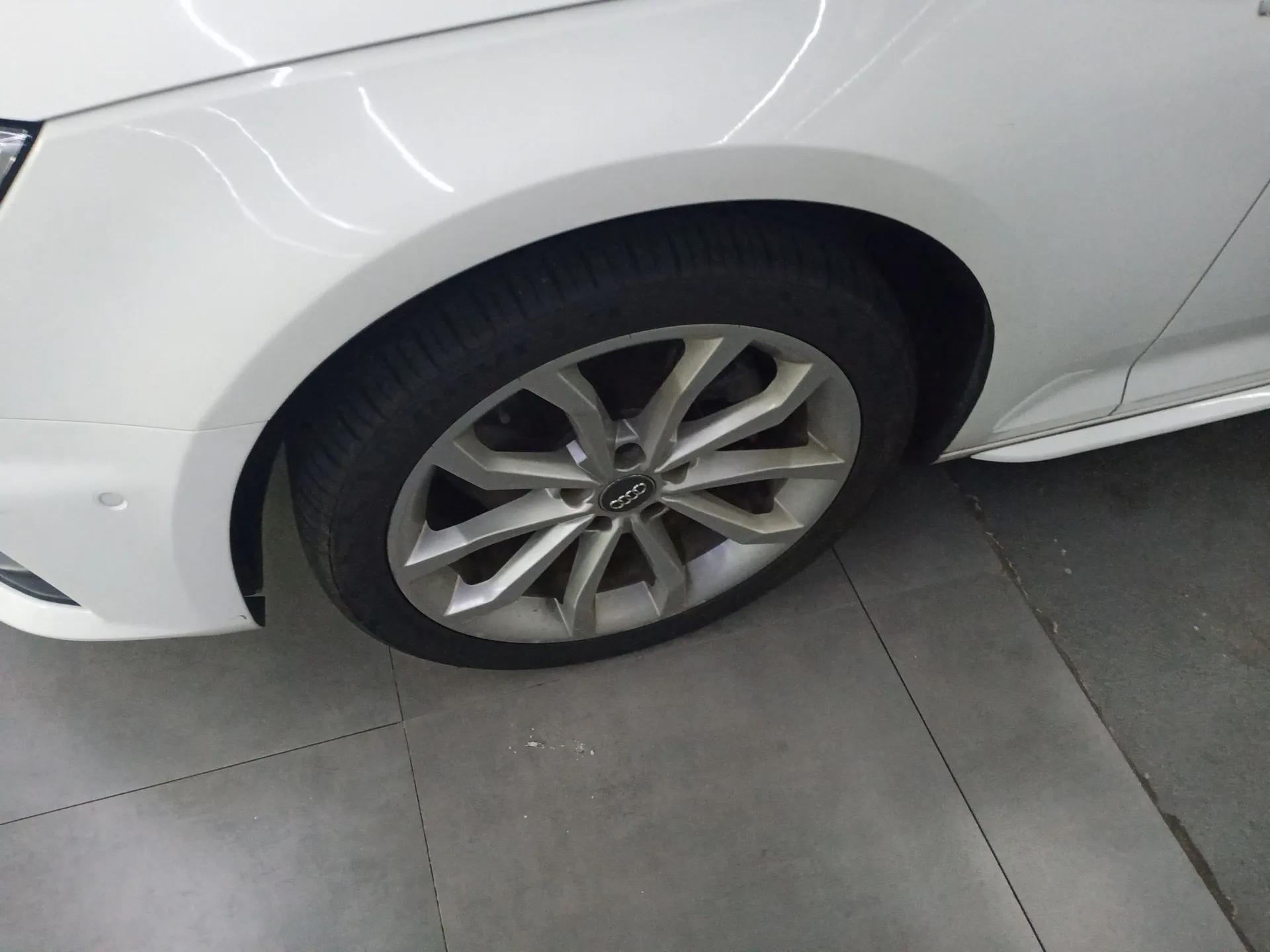 Audi A4L 2019 40 TFSI Fashion Edition China VI Emission Standard — миниатюра 9