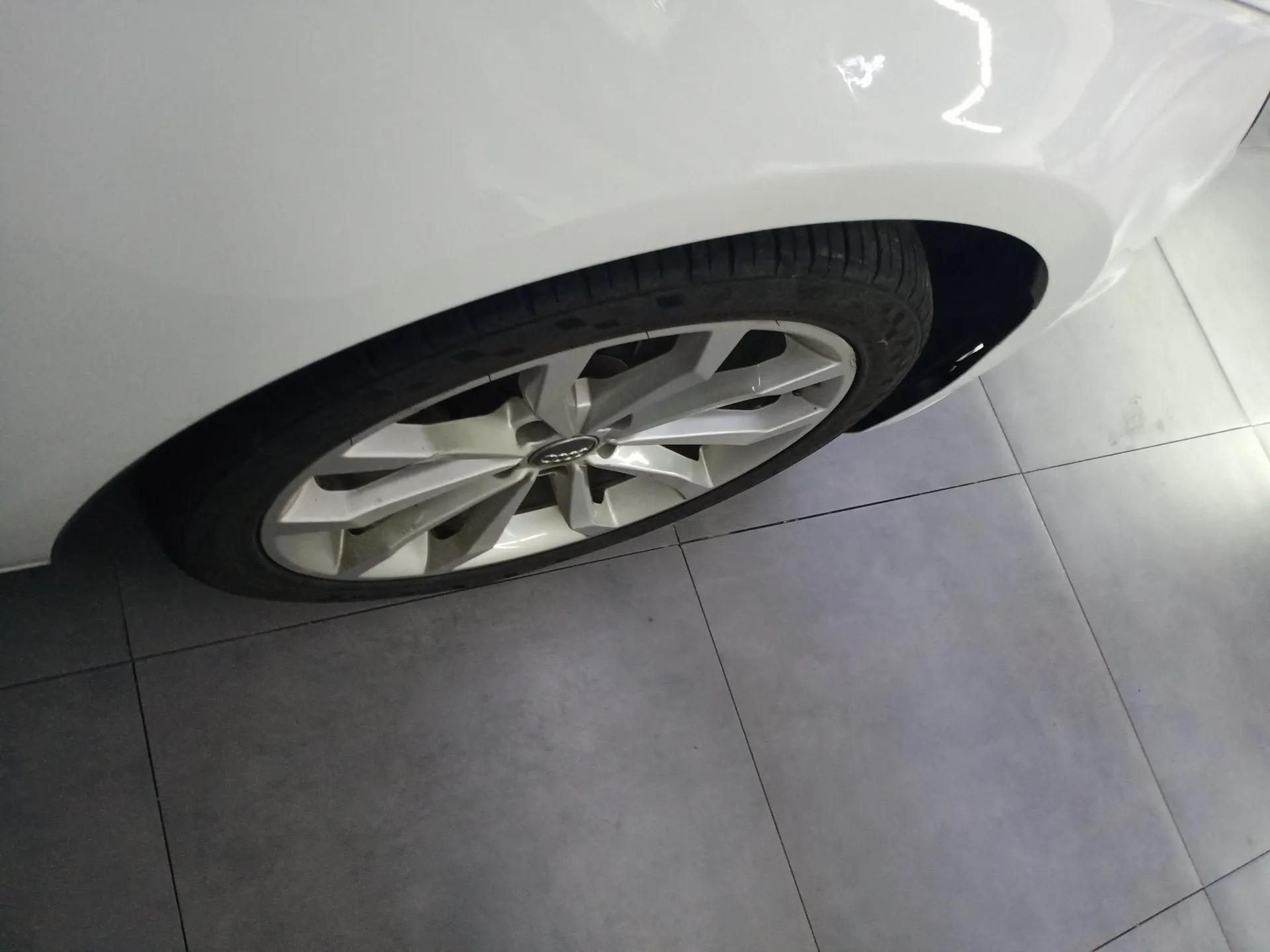 Audi A4L 2019 40 TFSI Fashion Edition China VI Emission Standard — миниатюра 10