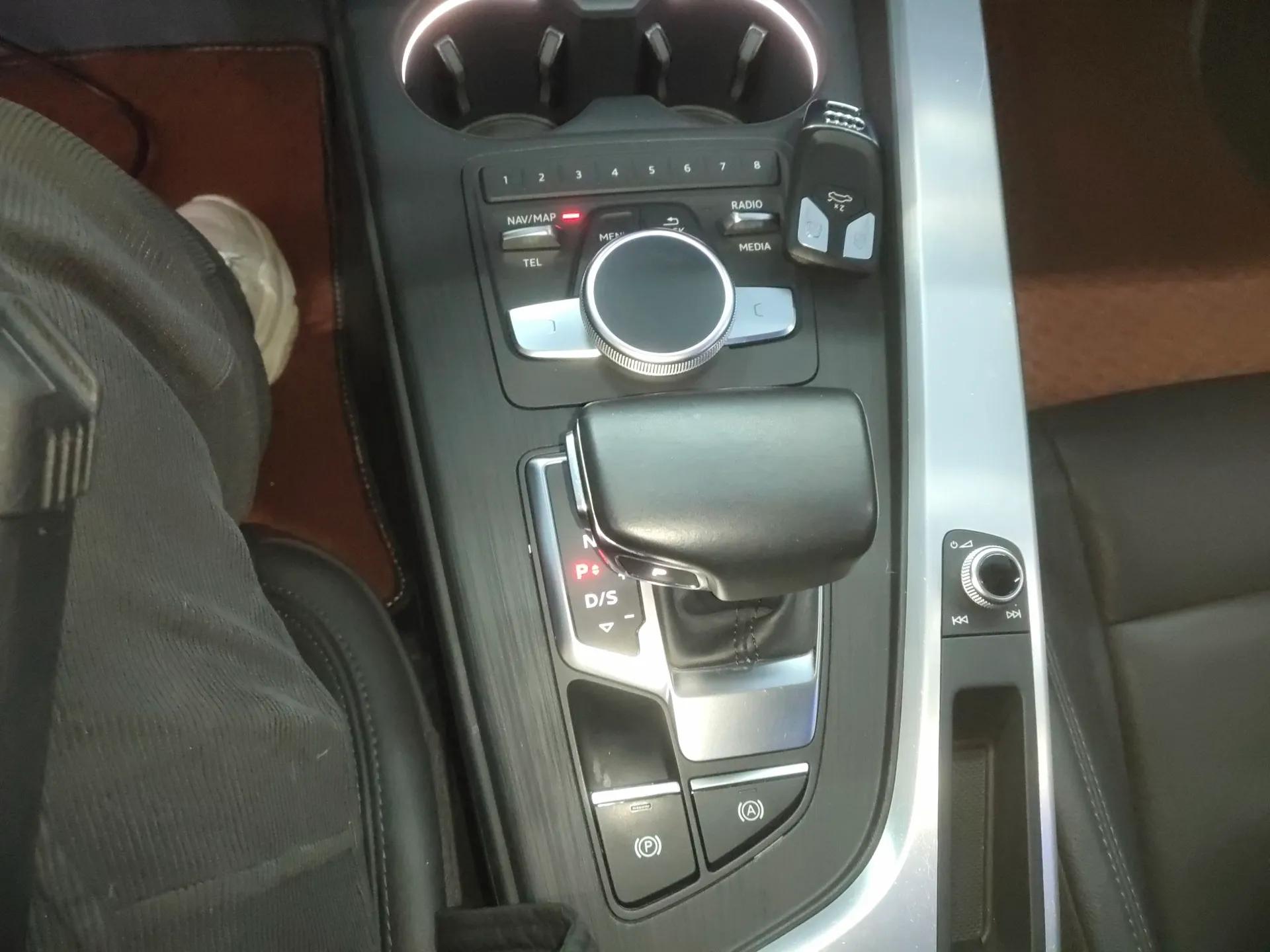 Audi A4L 2019 40 TFSI Fashion Version China V — миниатюра 17
