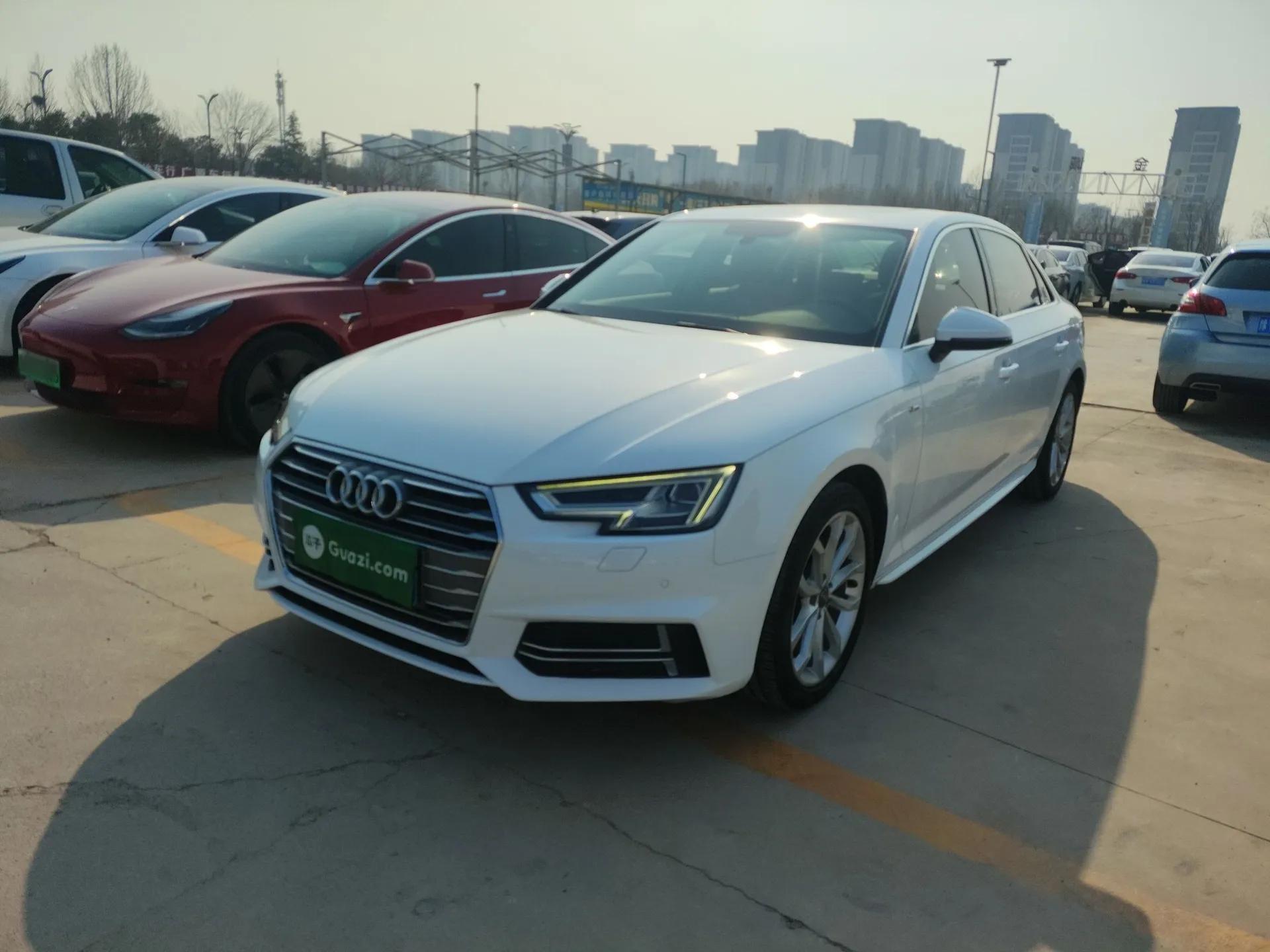Audi A4L 2018 30th Anniversary Edition 40 TFSI Fashion Model — миниатюра 1