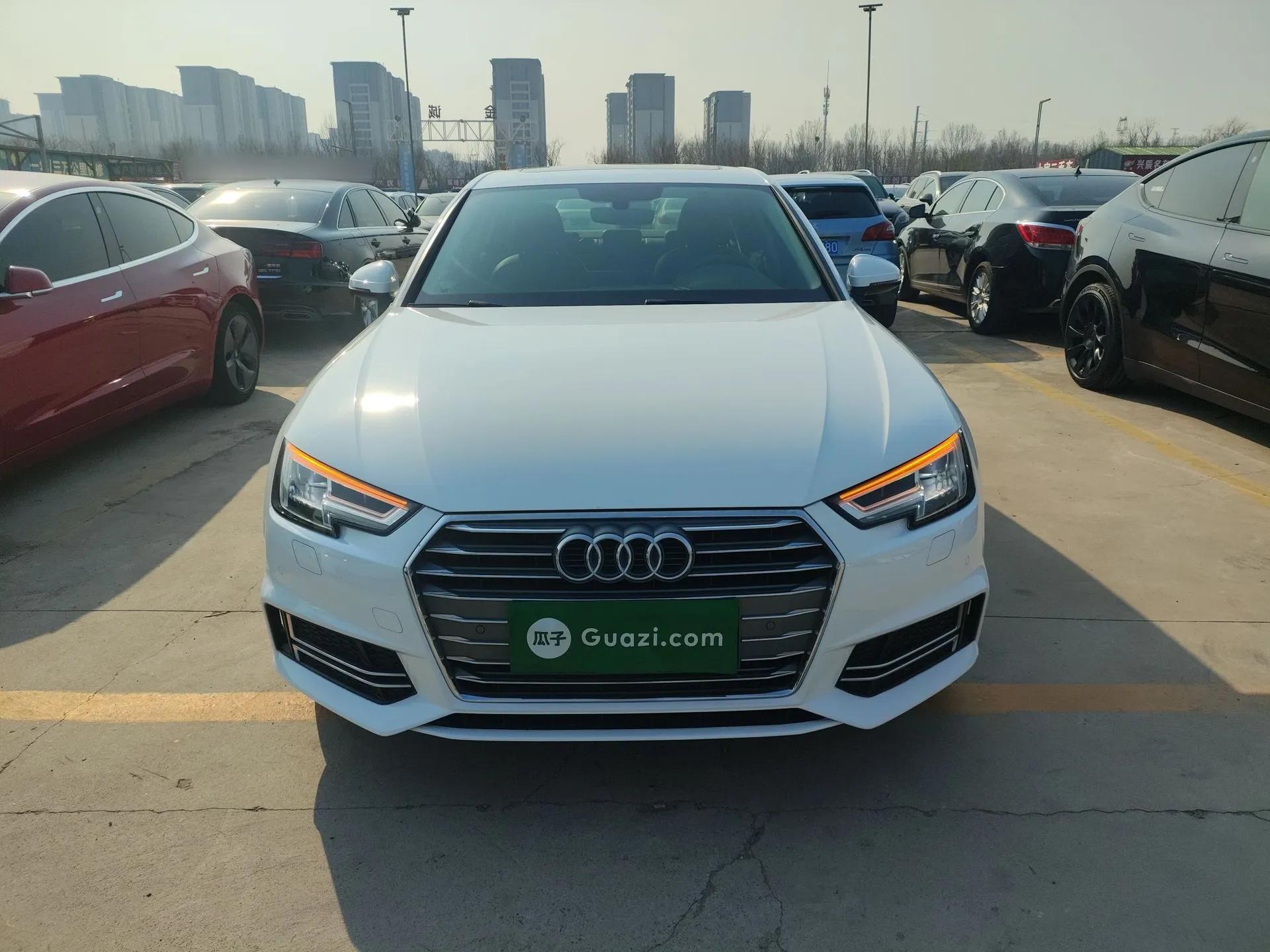 Audi A4L 2018 30th Anniversary Edition 40 TFSI Fashion Model — миниатюра 2