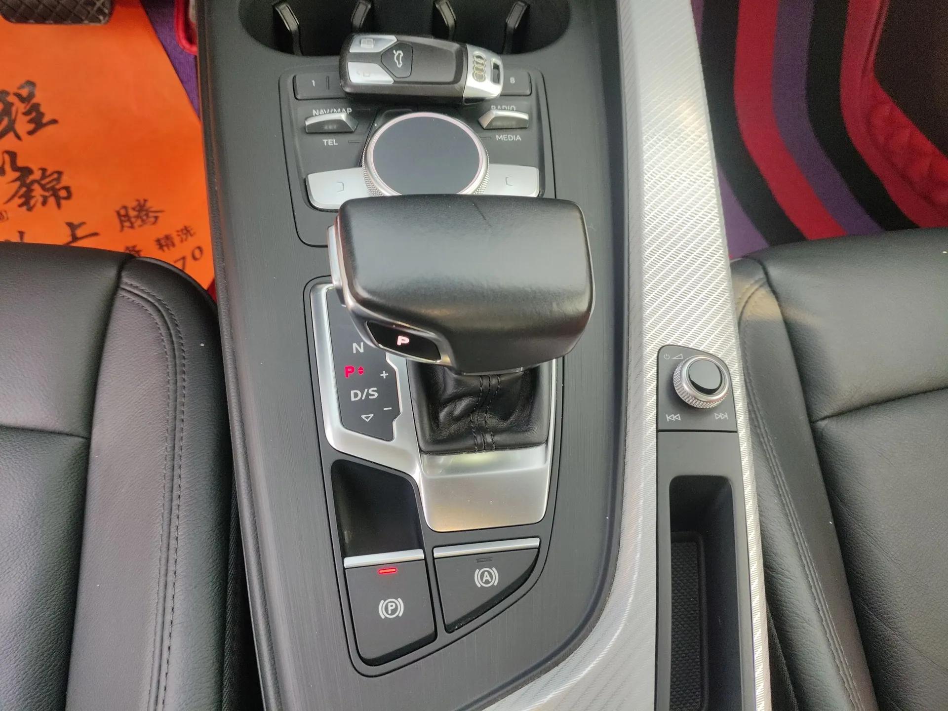Audi A4L 2018 30th Anniversary Edition 40 TFSI Fashion Model — миниатюра 17